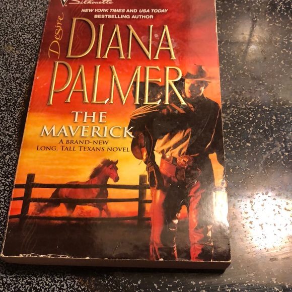 Books - Picture 3 of 8